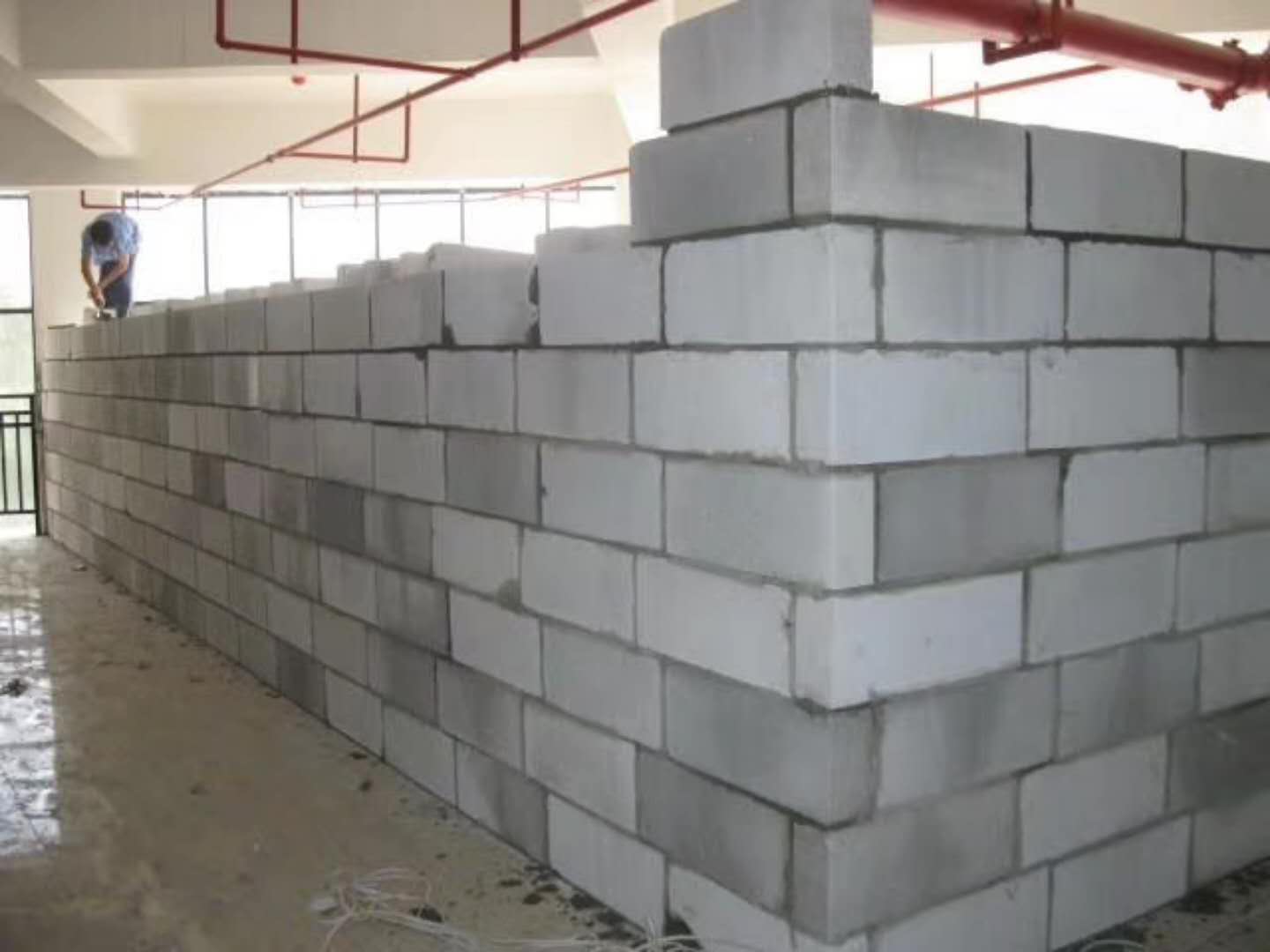 新野蒸压加气混凝土砌块承重墙静力和抗震性能的研究